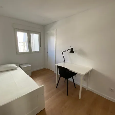 Carcavelos Beach Walking Distance Guest house *