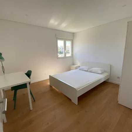Carcavelos Beach Walking Distance Guest house *